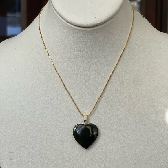 Dark spinach green natural jade pendant & 18K gold plated adjustable chain - Picture 6 of 6